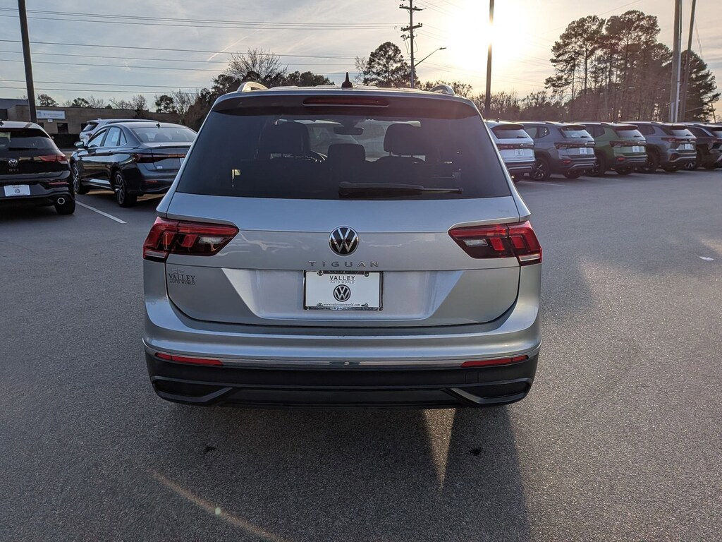 Used 2022 Volkswagen Tiguan SE 2.0T SE FWD