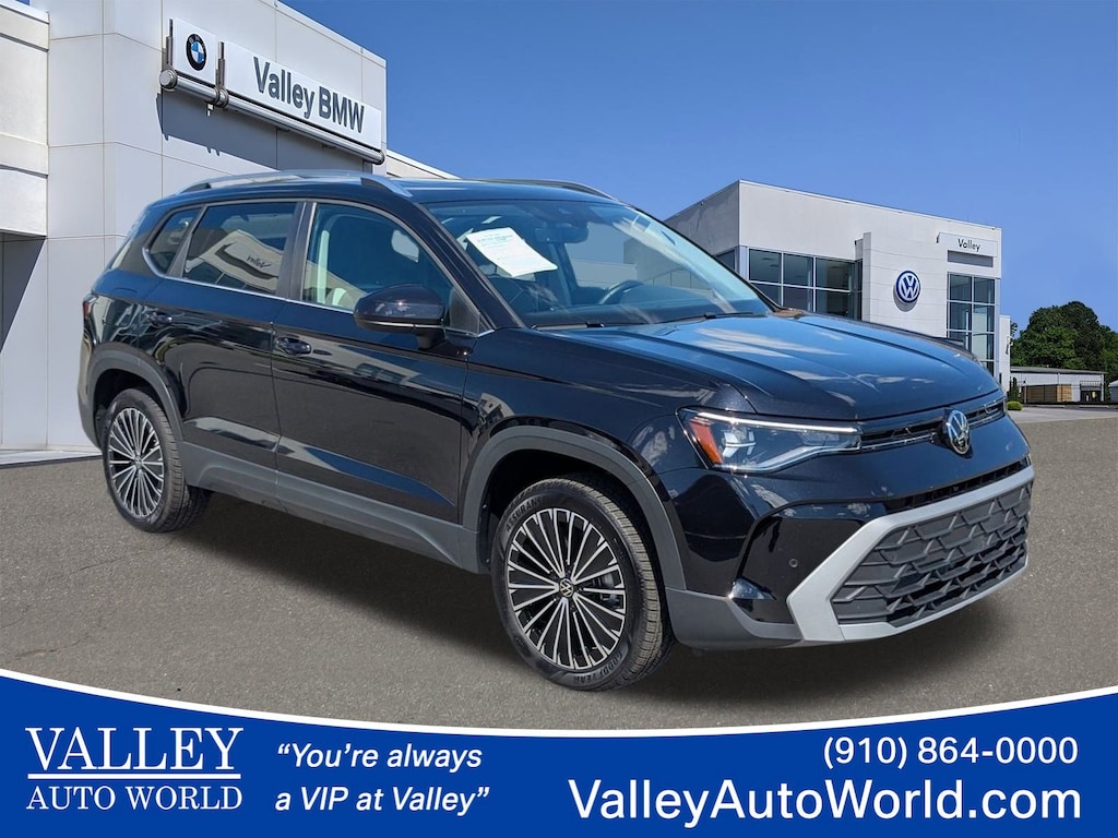 Used 2025 Volkswagen Taos SE SE FWD