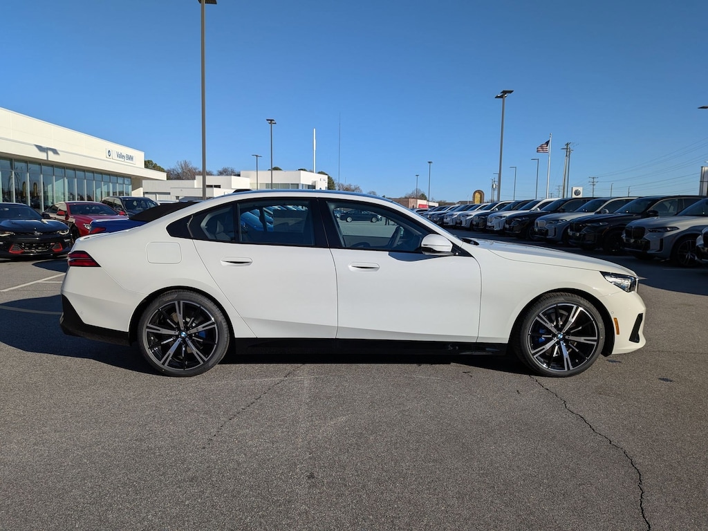 New 2026 BMW 530i xDrive Sedan