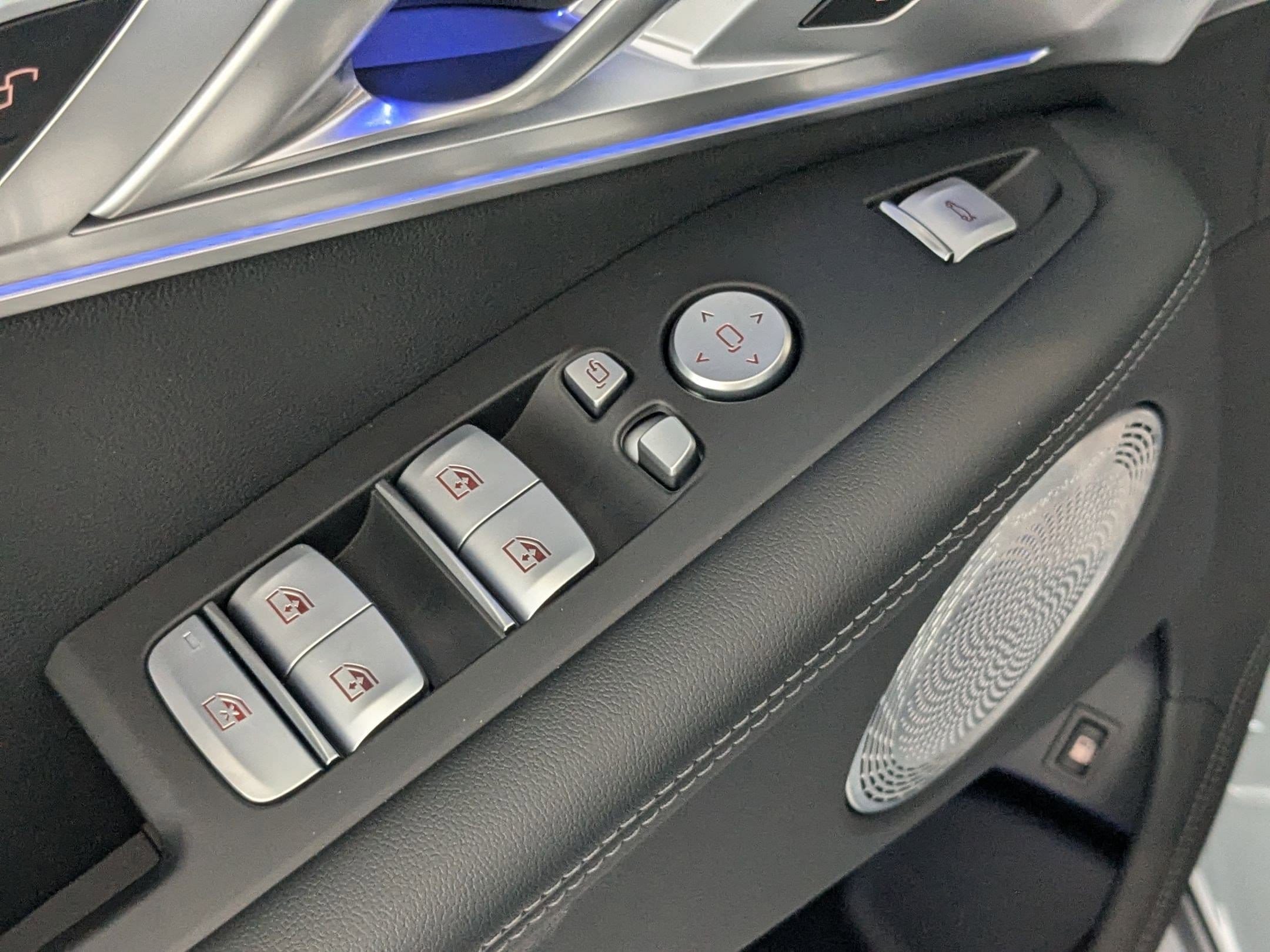 2026 BMW XM Base - Photo 13