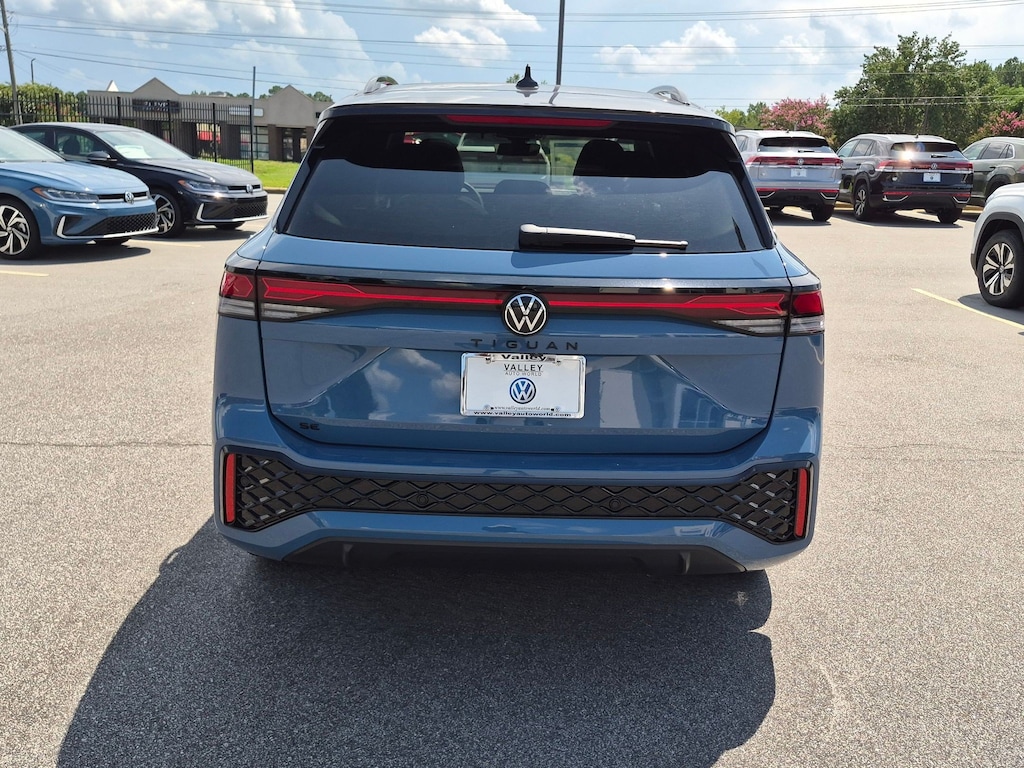New 2026 Volkswagen Tiguan SE R-Line Black SE R-Line Black FWD