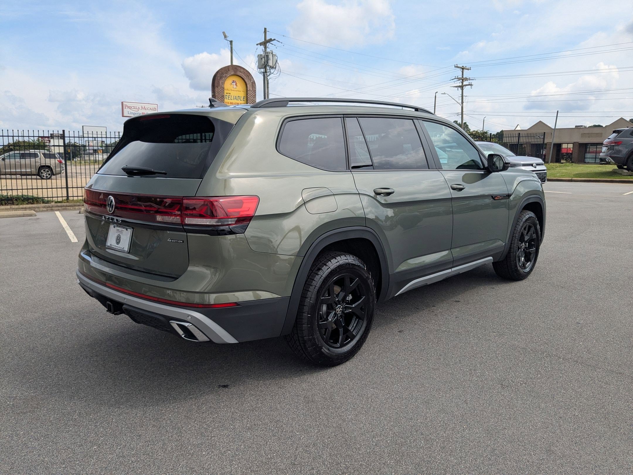 2026 Volkswagen Atlas Peak Edition SE photo 3