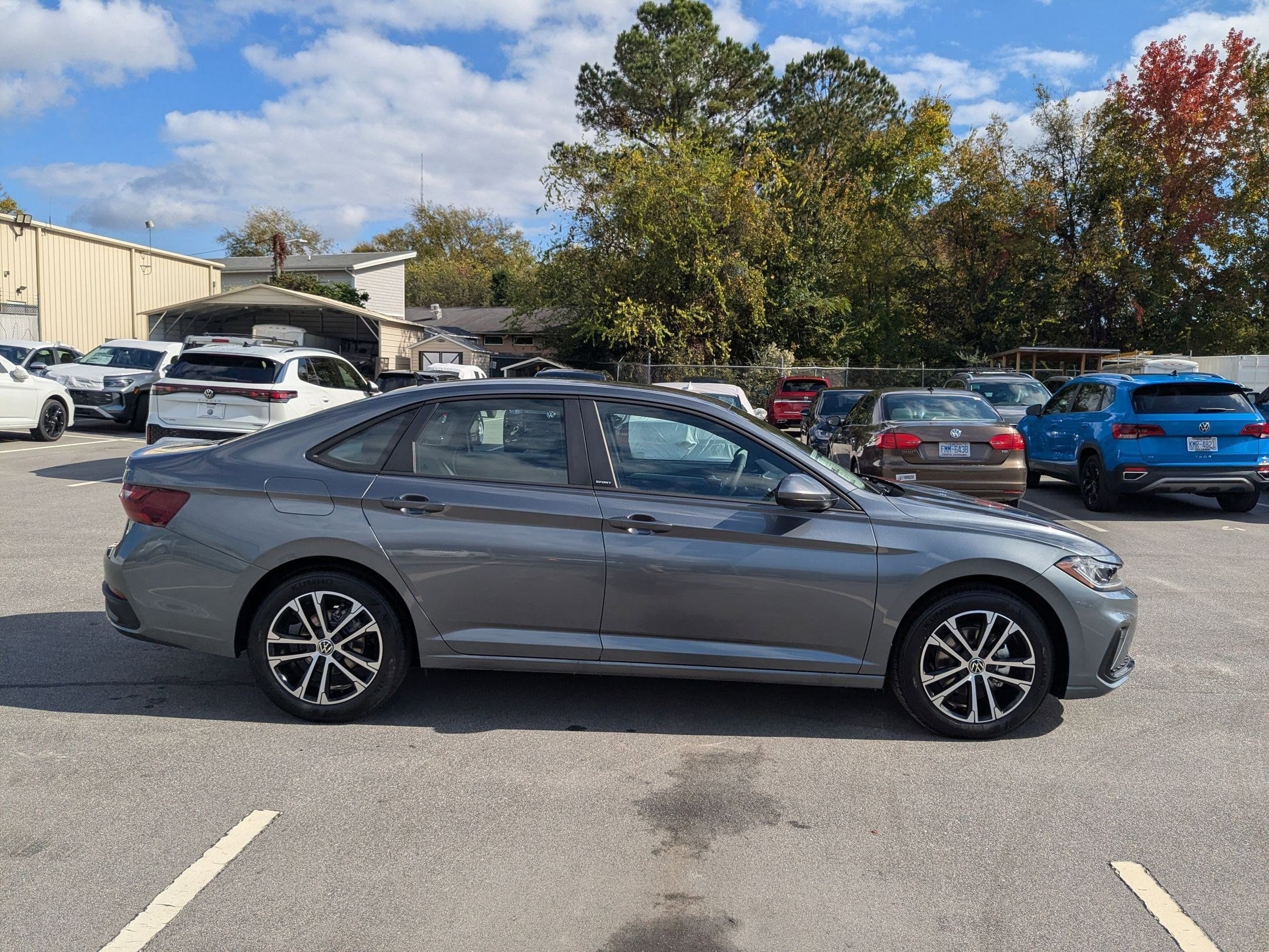 2026 Volkswagen Jetta Sport - Photo 2