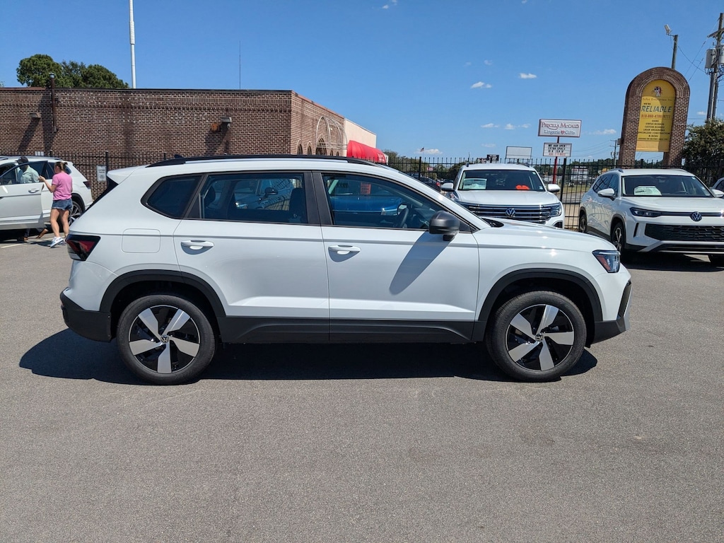New 2025 Volkswagen Taos S S 4MOTION