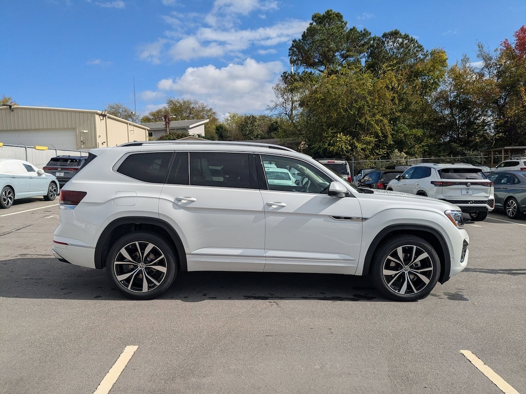 New 2026 Volkswagen Atlas 2.0T SEL Premium R-Line 2.0T SEL Premium R-Line 4MOTION