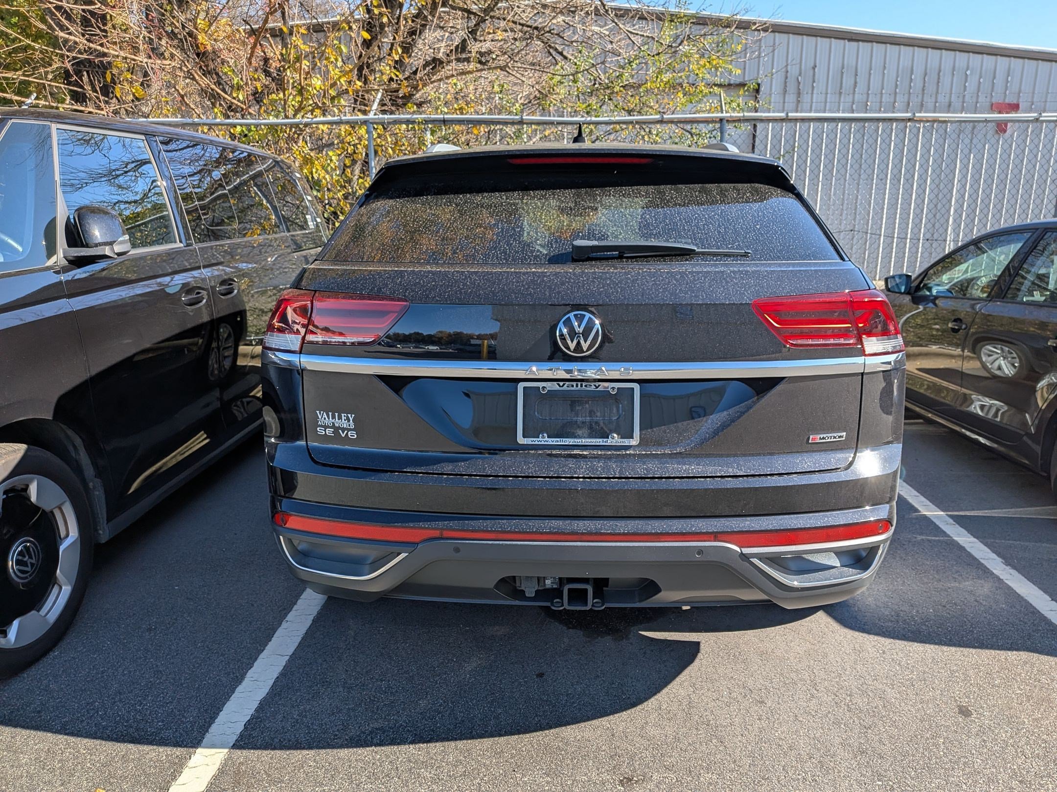 2022 Volkswagen Atlas Cross Sport V6 SE Technology photo 3