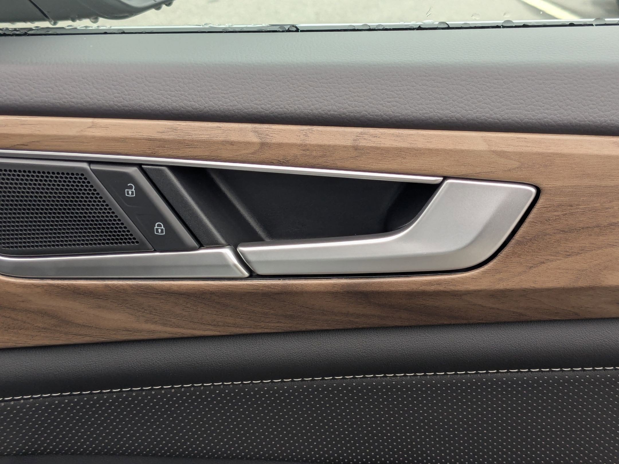 2026 Volkswagen Atlas SE - Photo 33