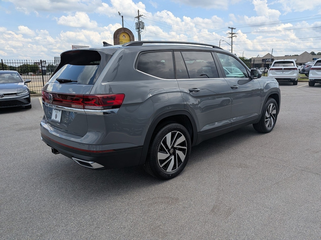 New 2026 Volkswagen Atlas 2.0T SE w/Technology 2.0T SE w/Technology FWD