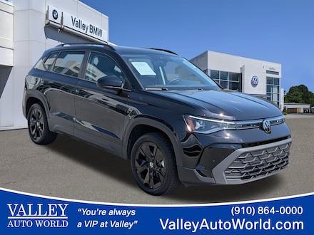 2025 Volkswagen Taos SE Black SE Black FWD
