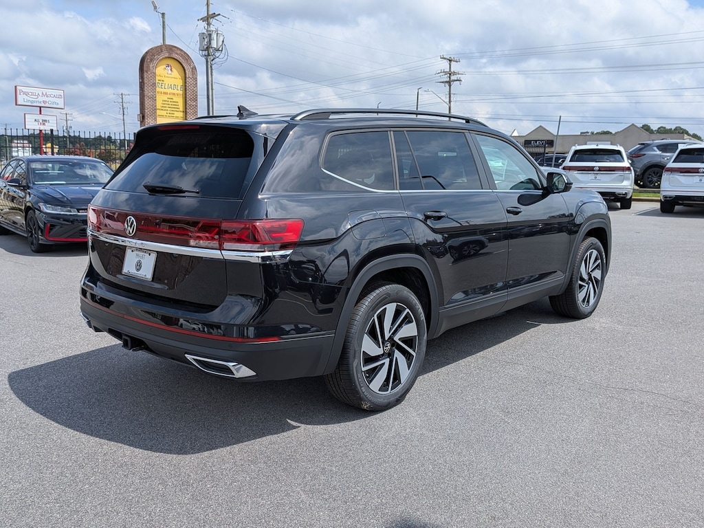 New 2026 Volkswagen Atlas 2.0T SE w/Technology 2.0T SE w/Technology FWD