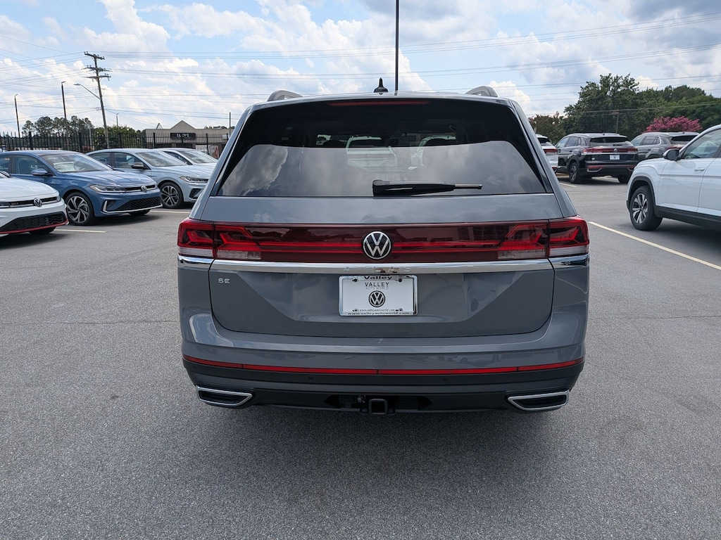 New 2026 Volkswagen Atlas 2.0T SE w/Technology 2.0T SE w/Technology FWD