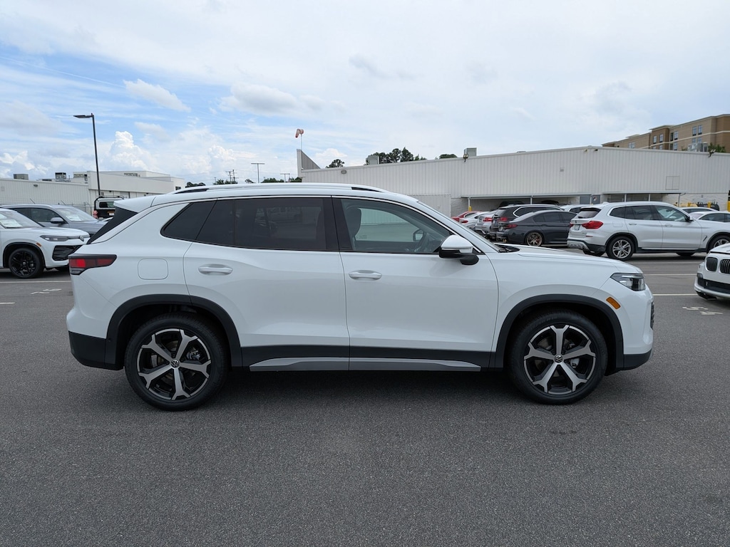 New 2026 Volkswagen Tiguan SE SE FWD