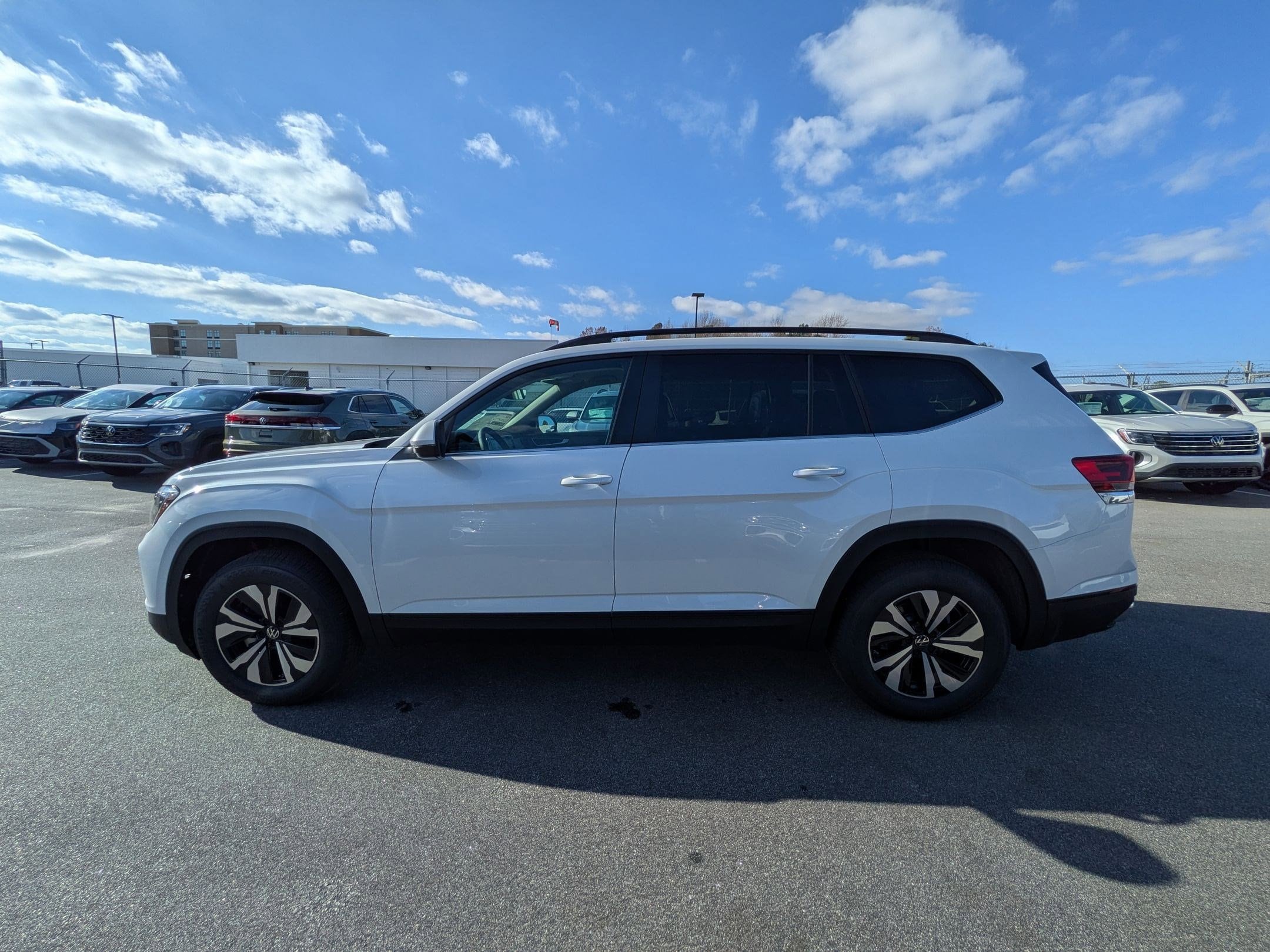 2026 Volkswagen Atlas SE - Photo 6