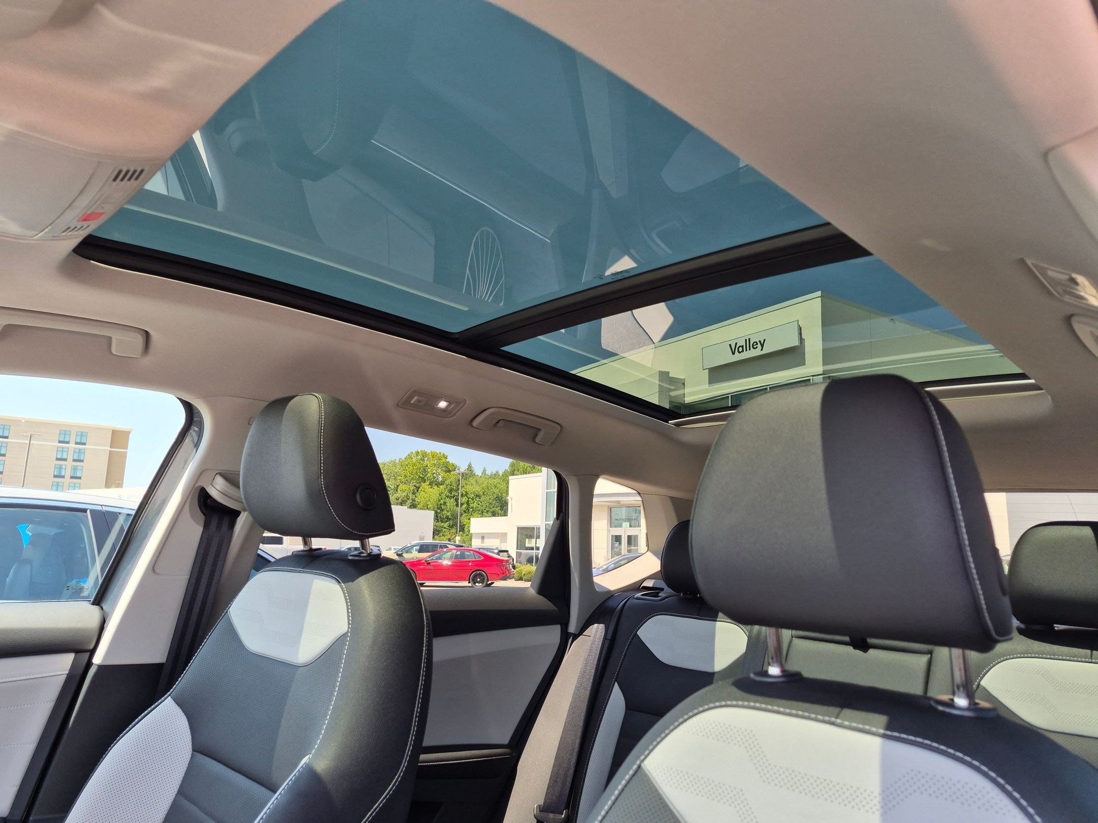2026 Volkswagen Taos SEL - Photo 16