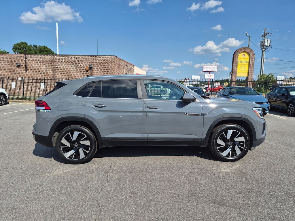 Used 2024 Volkswagen Atlas Cross Sport 2.0T SE w/Technology 2.0T SE w/Technology FWD