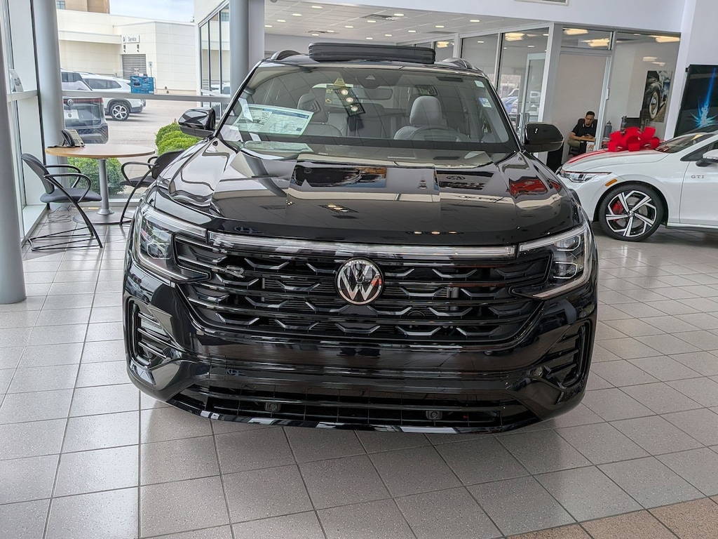 New 2026 Volkswagen Atlas Cross Sport 2.0T SEL R-Line Black 2.0T SEL R-Line Black 4MOTION