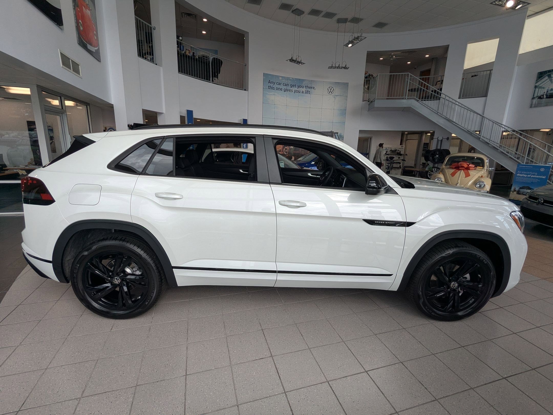 2026 Volkswagen Atlas Cross Sport SEL R-Line photo 2