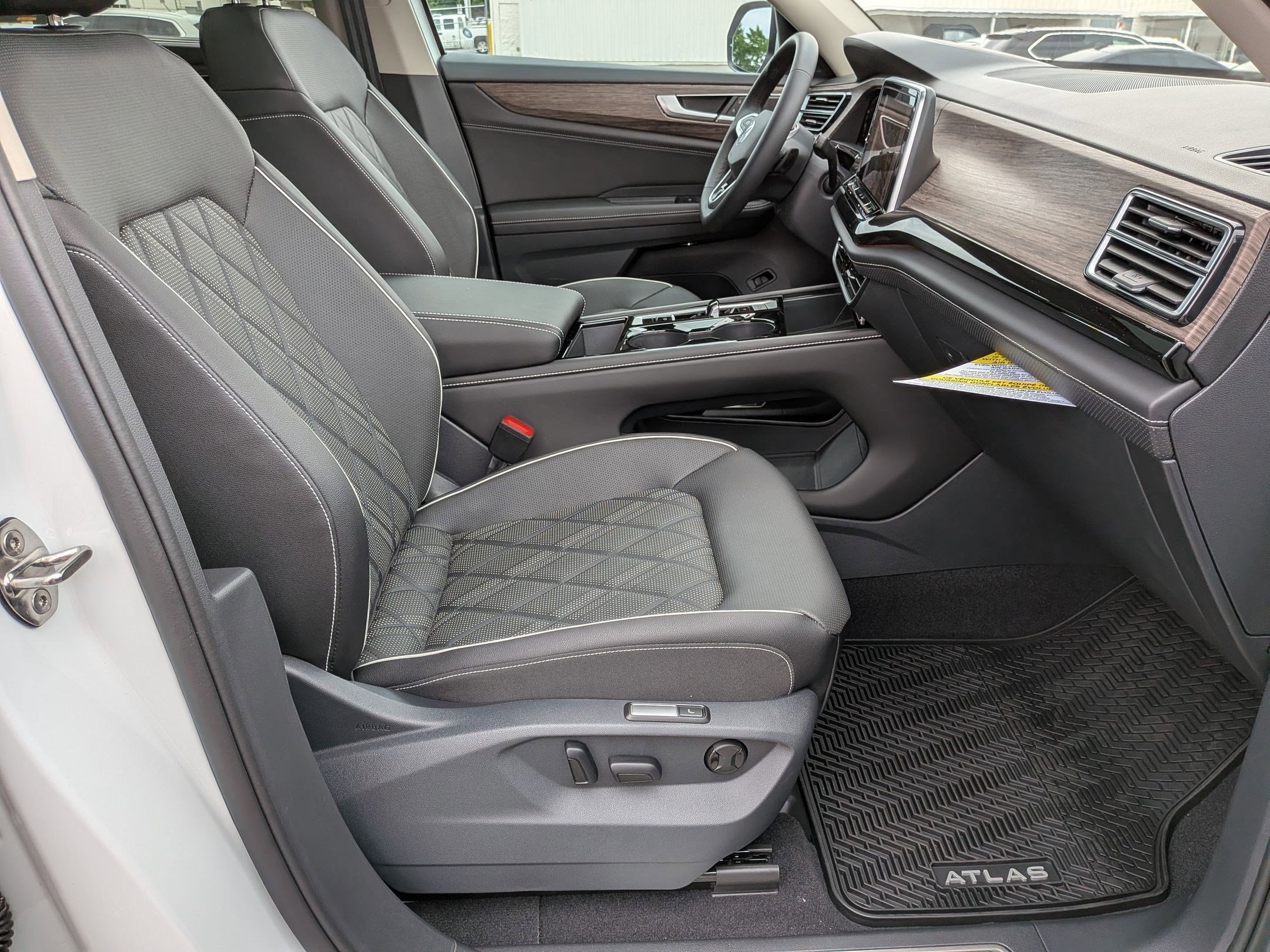 2026 Volkswagen Atlas SEL Premium R-Line - Photo 38