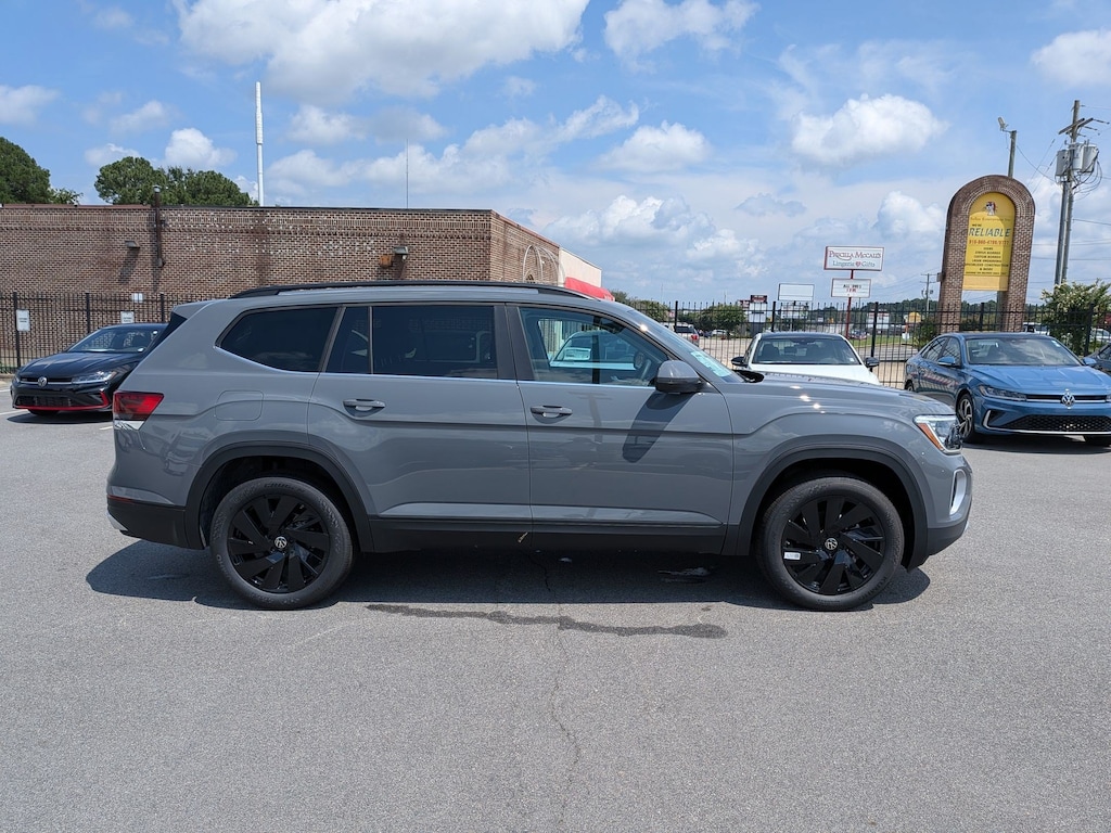 New 2026 Volkswagen Atlas 2.0T SE w/Technology 2.0T SE w/Technology FWD