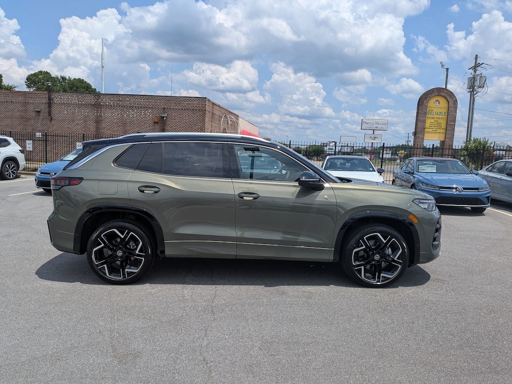 New 2026 Volkswagen Tiguan SEL R-Line Turbo SEL R-Line Turbo 4MOTION