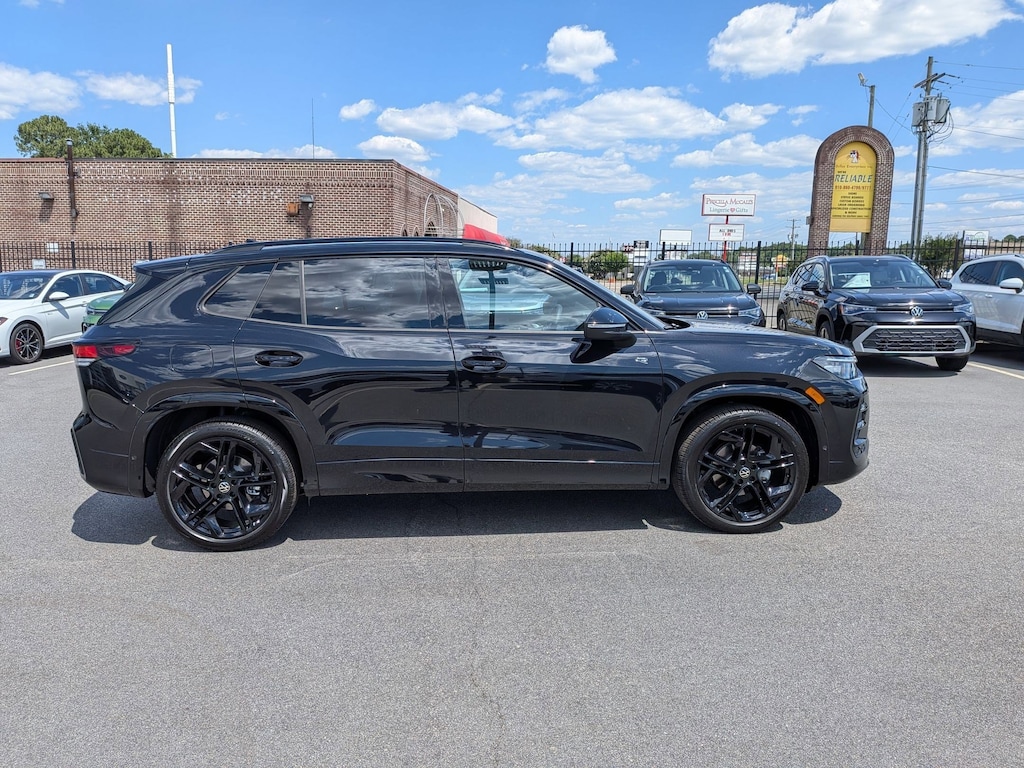 New 2026 Volkswagen Tiguan SE R-Line Black SE R-Line Black FWD