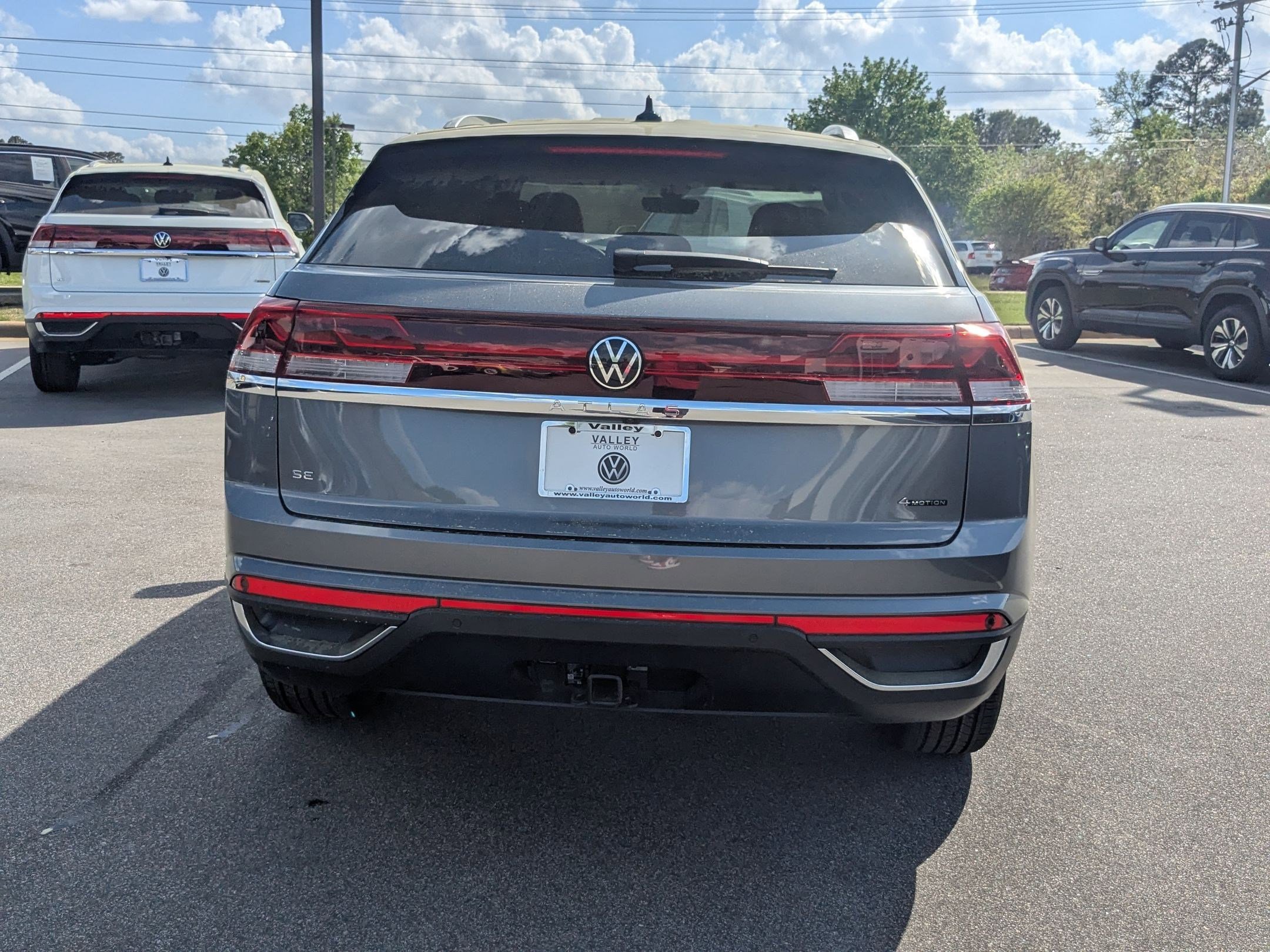 2025 Volkswagen Atlas Cross Sport SE Technology photo 4