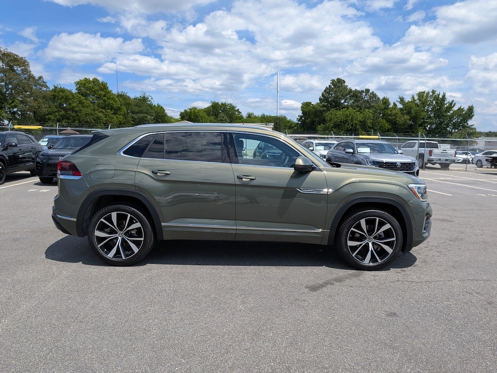 New 2026 Volkswagen Atlas Cross Sport 2.0T SEL Premium R-Line 2.0T SEL Premium R-Line 4MOTION