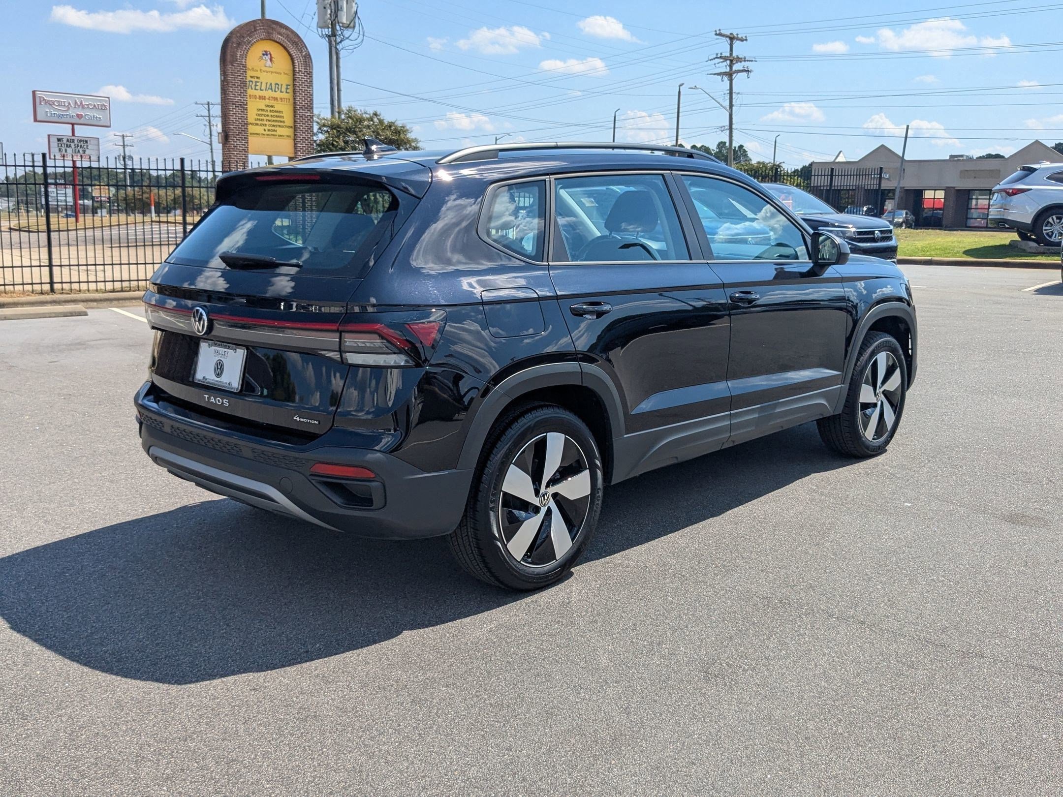 2025 Volkswagen Taos S photo 3