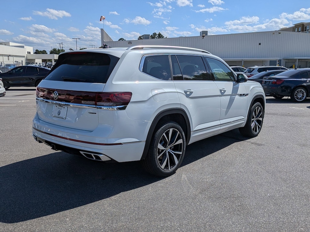 New 2026 Volkswagen Atlas 2.0T SEL Premium R-Line 2.0T SEL Premium R-Line 4MOTION