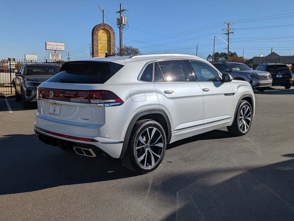 New 2026 Volkswagen Atlas Cross Sport 2.0T SEL Premium R-Line 2.0T SEL Premium R-Line 4MOTION