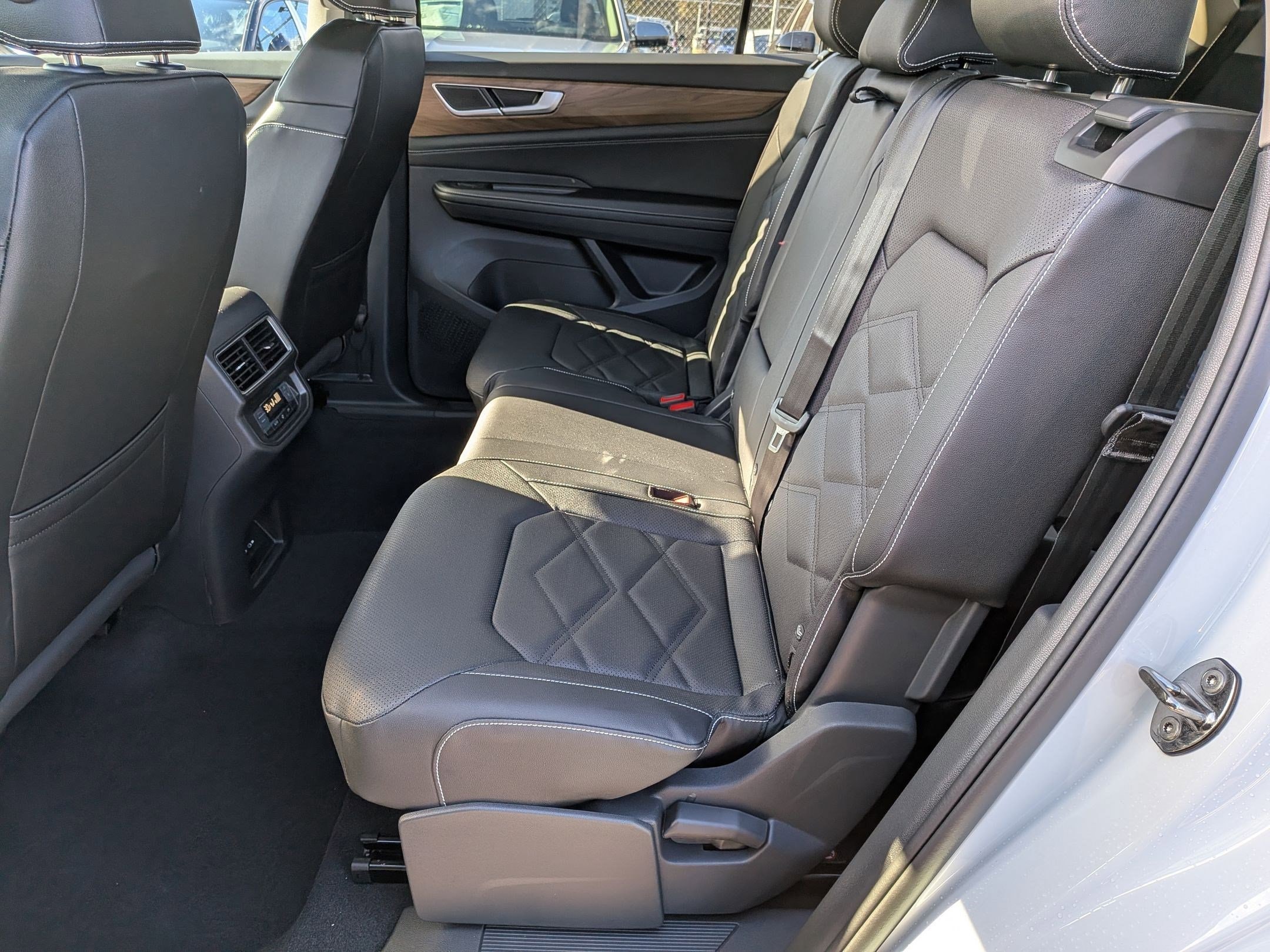 2026 Volkswagen Atlas SE - Photo 28