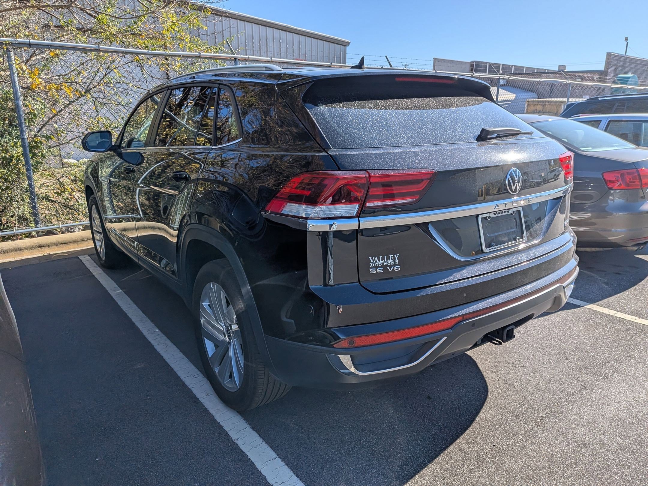 2022 Volkswagen Atlas Cross Sport V6 SE Technology photo 4