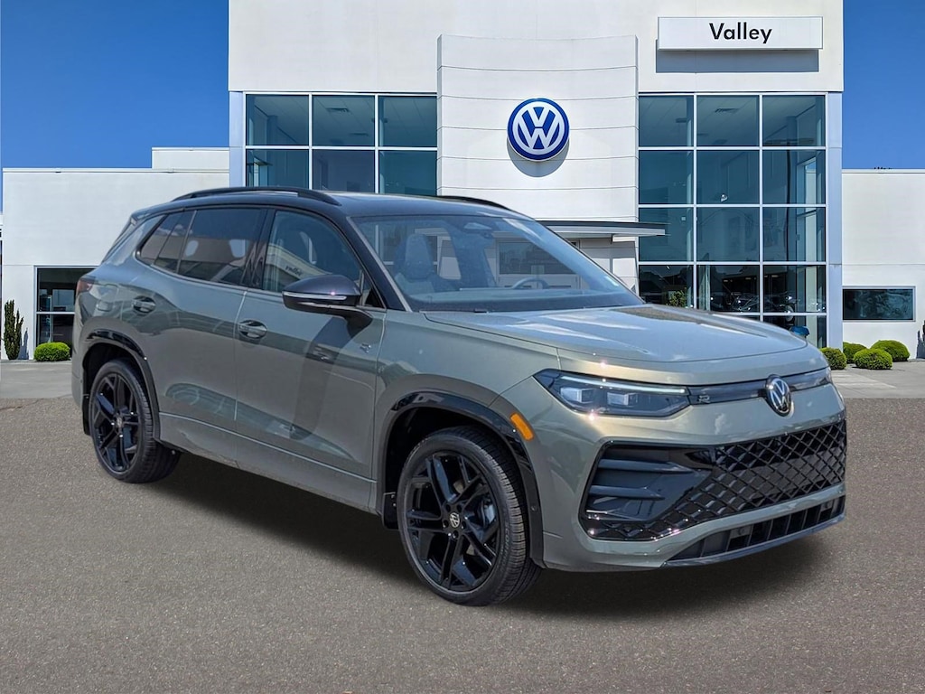 New 2026 Volkswagen Tiguan SE R-Line Black SE R-Line Black FWD