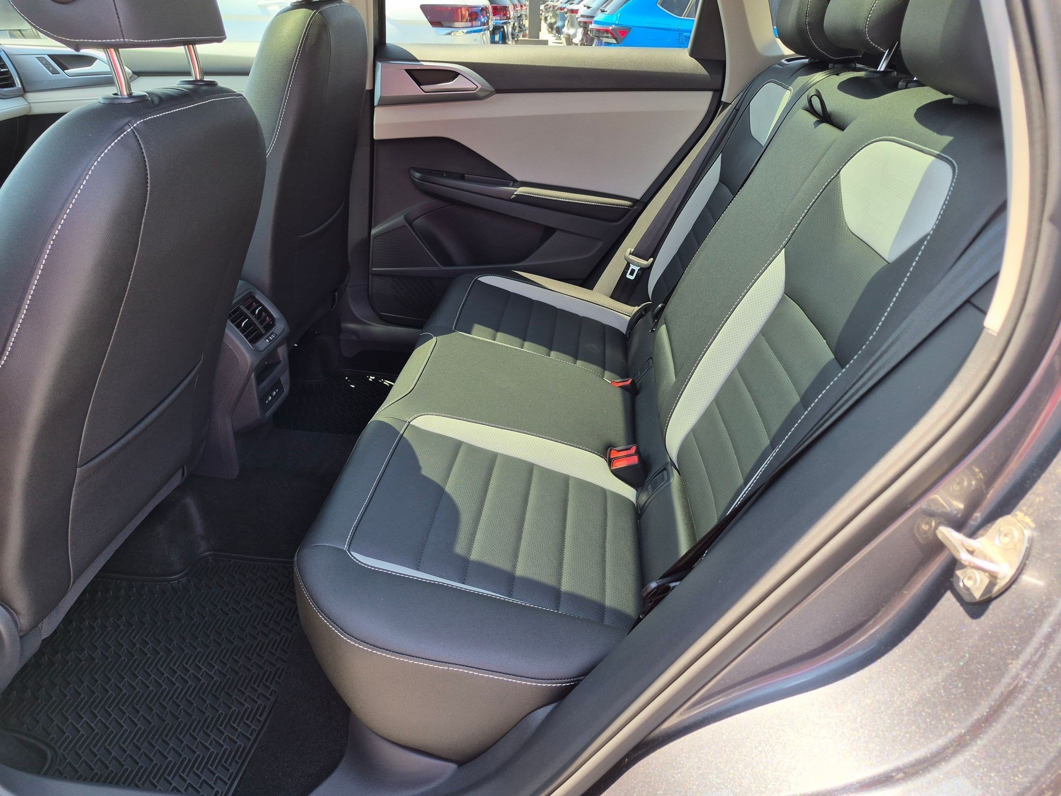 2026 Volkswagen Taos SEL - Photo 29