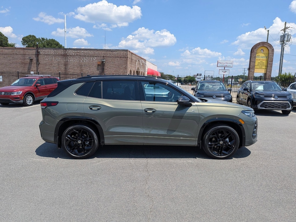 New 2026 Volkswagen Tiguan SE R-Line Black SE R-Line Black FWD