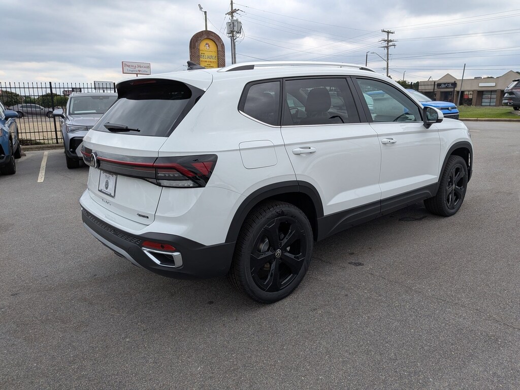 New 2026 Volkswagen Taos SEL SEL 4MOTION