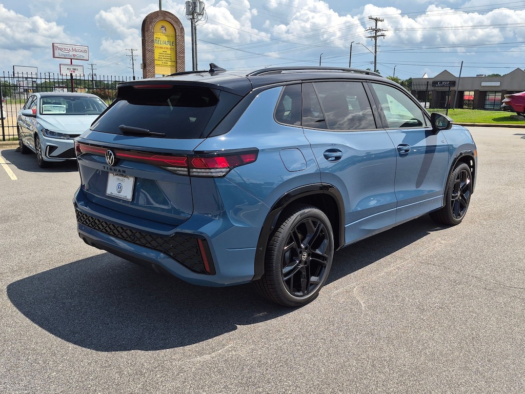 New 2026 Volkswagen Tiguan SE R-Line Black SE R-Line Black FWD