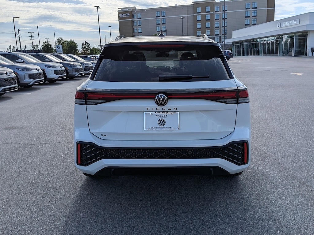 New 2026 Volkswagen Tiguan SE R-Line Black SE R-Line Black FWD
