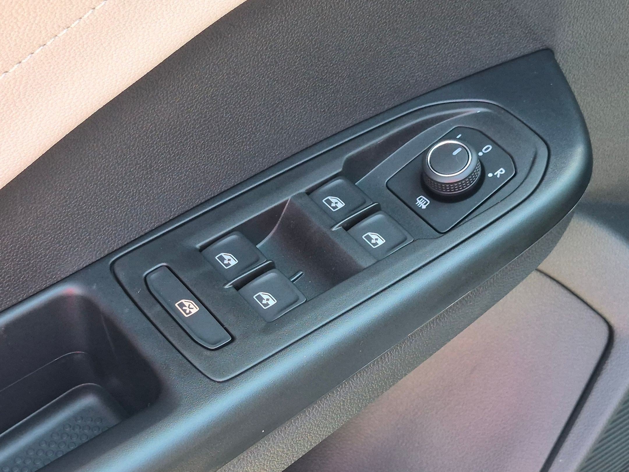 2026 Volkswagen Taos SEL - Photo 13