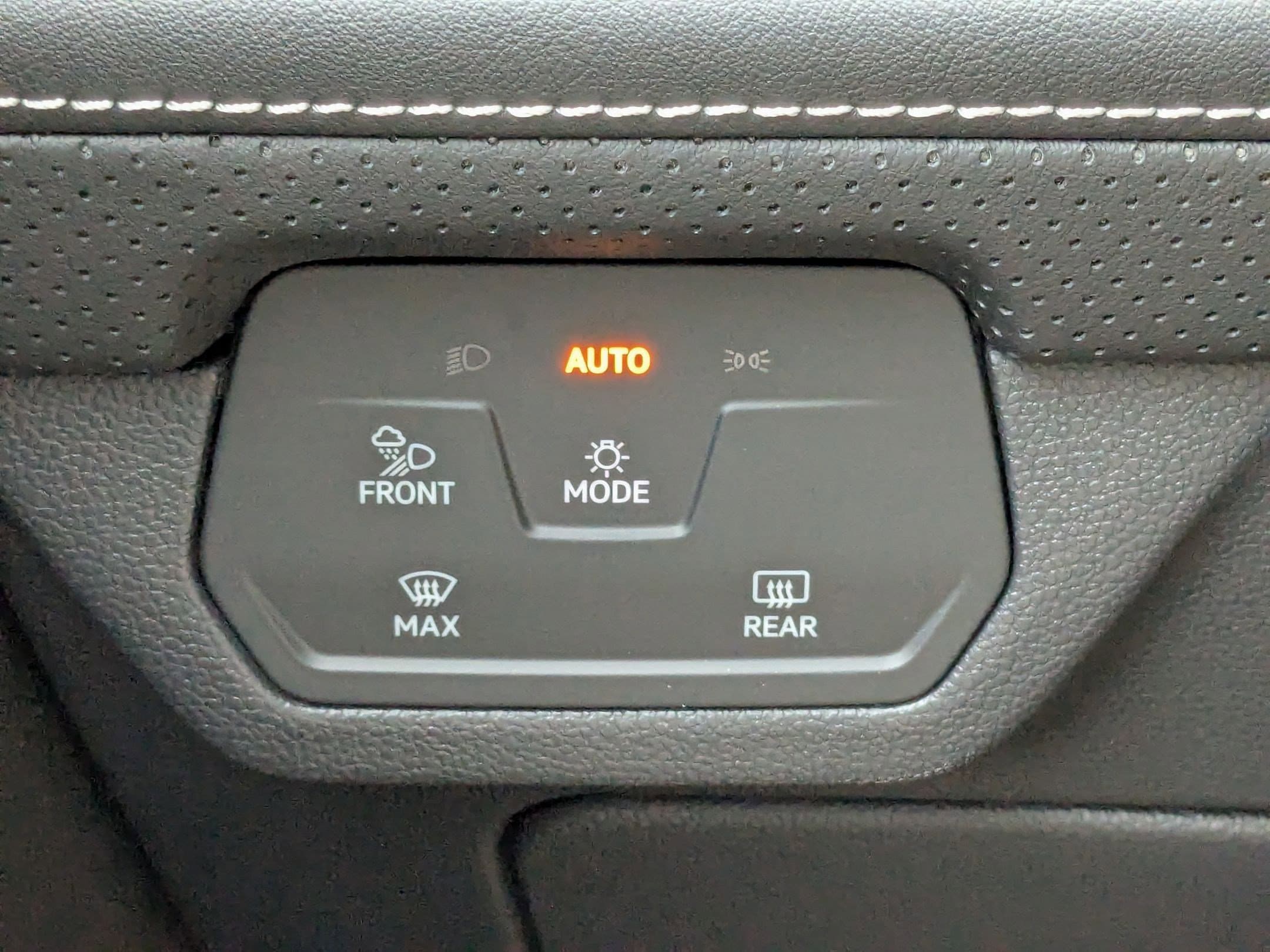 2026 Volkswagen Atlas SE - Photo 17