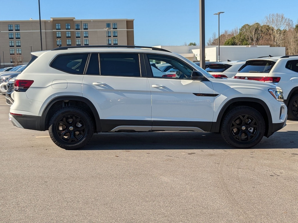 New 2025 Volkswagen Atlas 2.0T Peak Edition 2.0T Peak Edition 4MOTION
