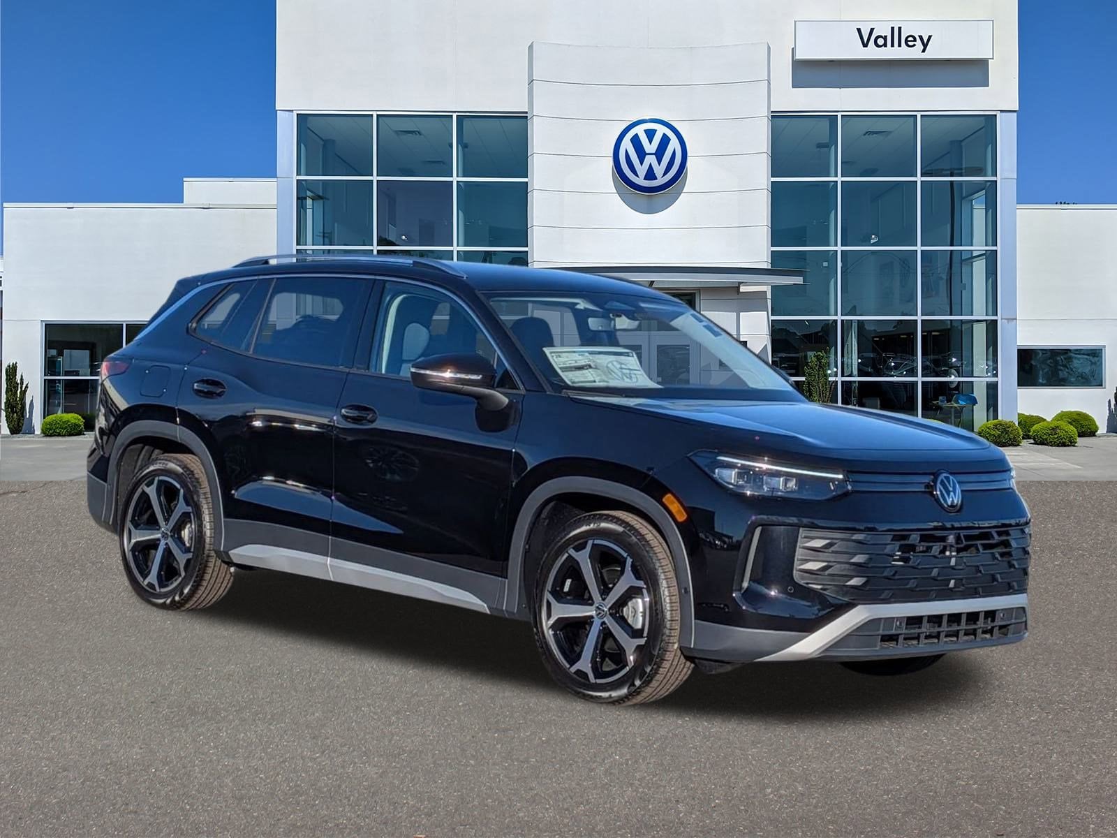 2026 Volkswagen Tiguan SE's photo