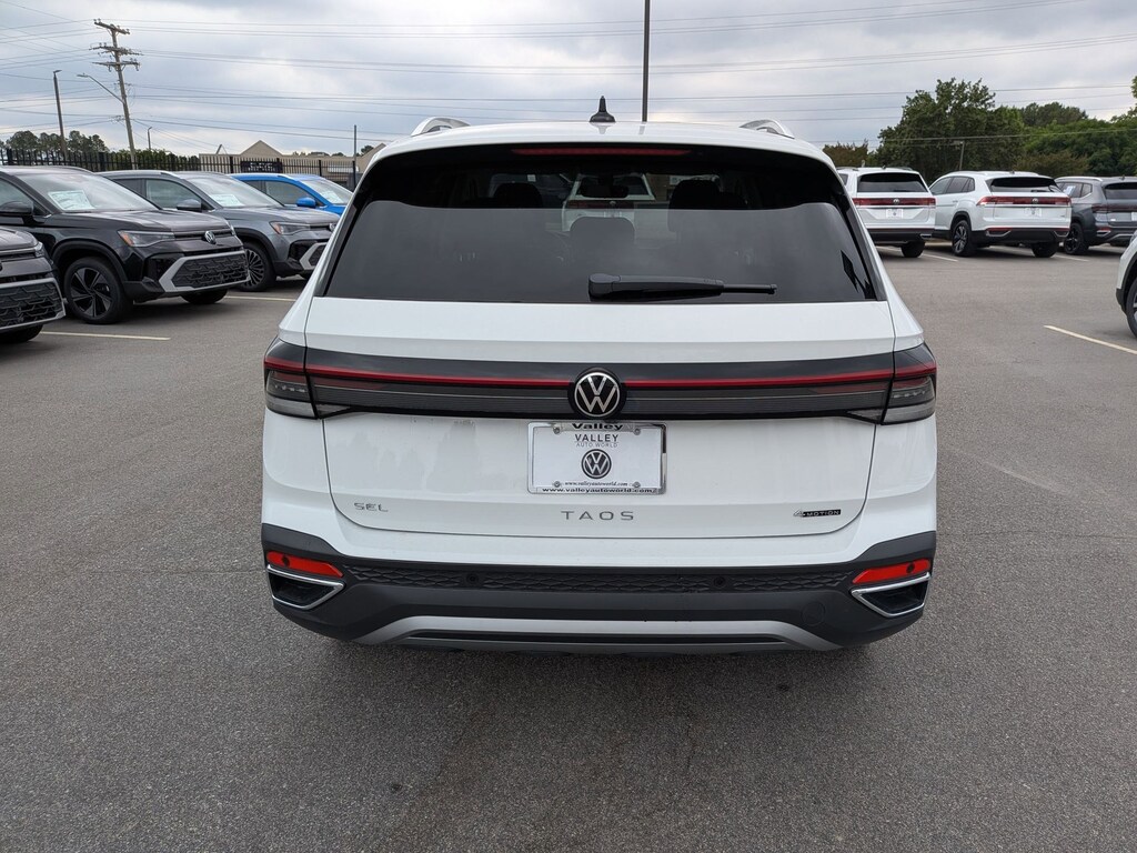 New 2026 Volkswagen Taos SEL SEL 4MOTION