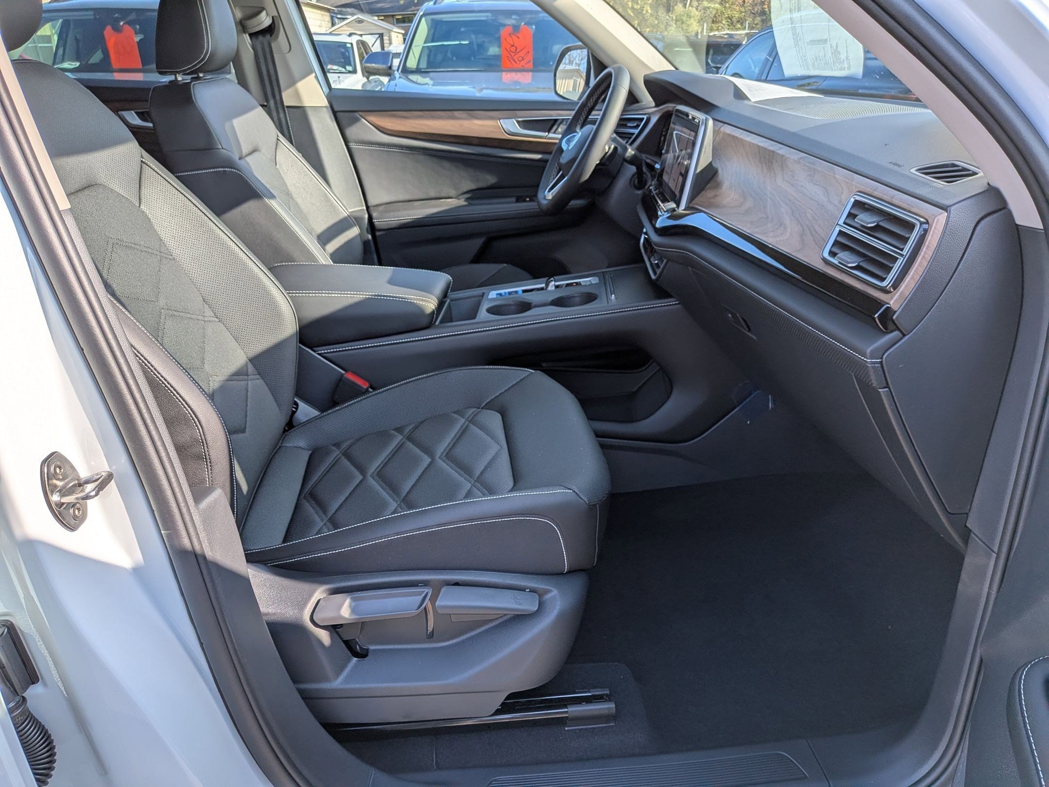 2026 Volkswagen Atlas SE - Photo 35