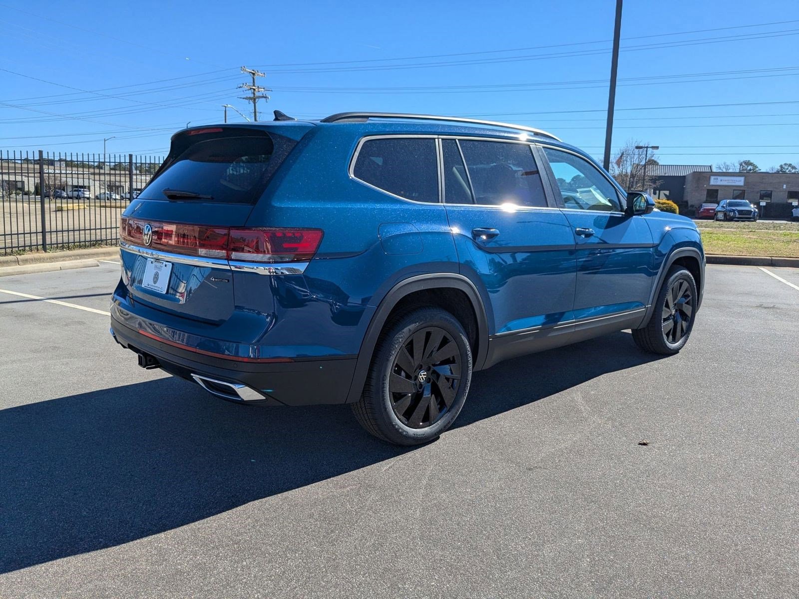 2025 Volkswagen Atlas SE Technology photo 3