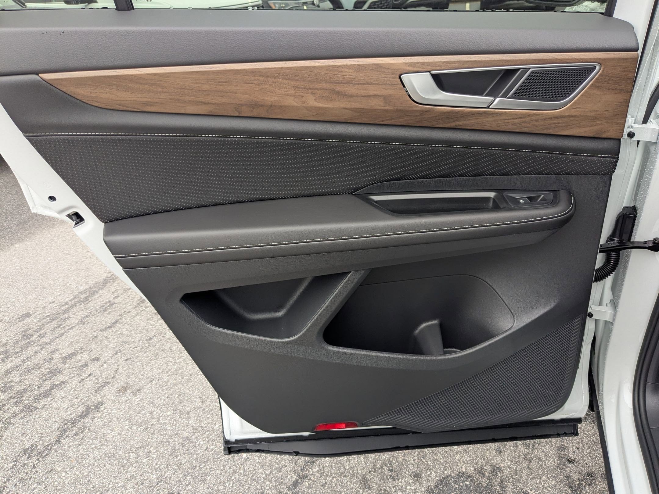 2026 Volkswagen Atlas SE - Photo 25