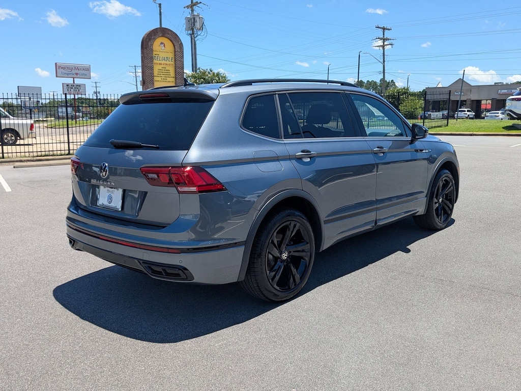 Used 2024 Volkswagen Tiguan SE R-Line Black 2.0T SE R-Line Black FWD
