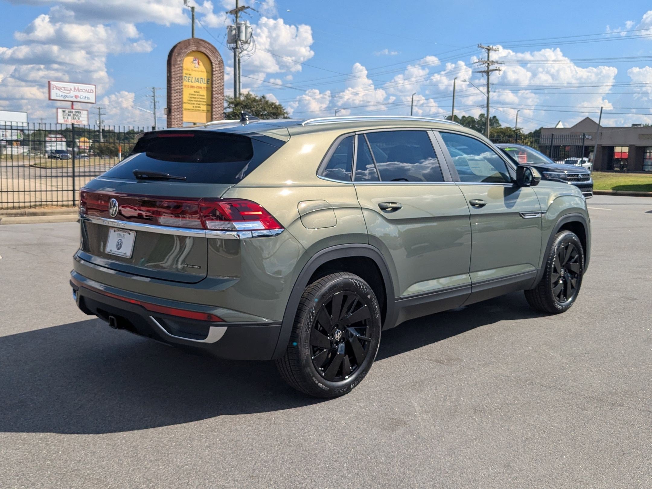 2026 Volkswagen Atlas Cross Sport SE Technology photo 3