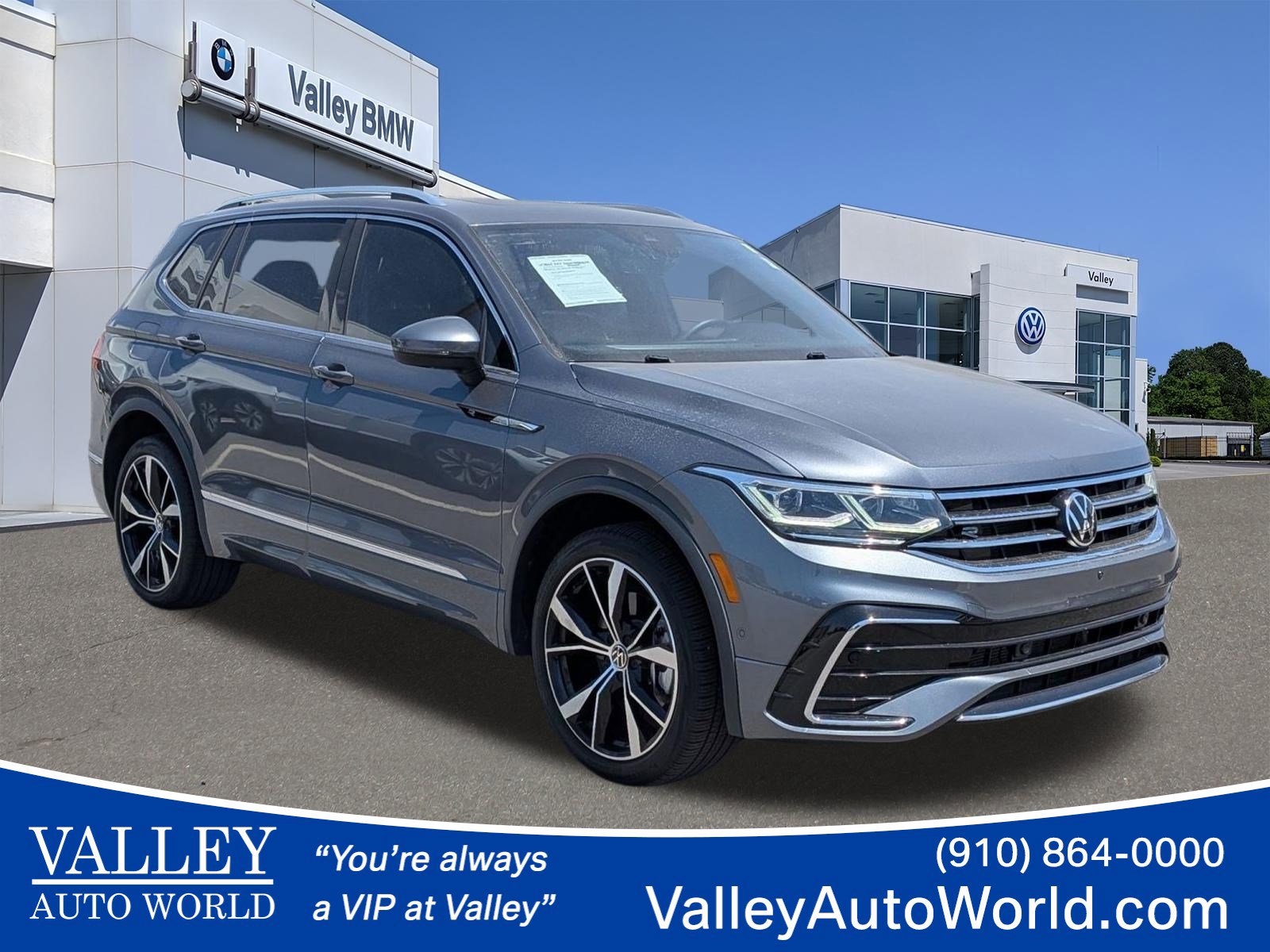 2023 Volkswagen Tiguan 2.0T SEL R-Line 4Motion's photo