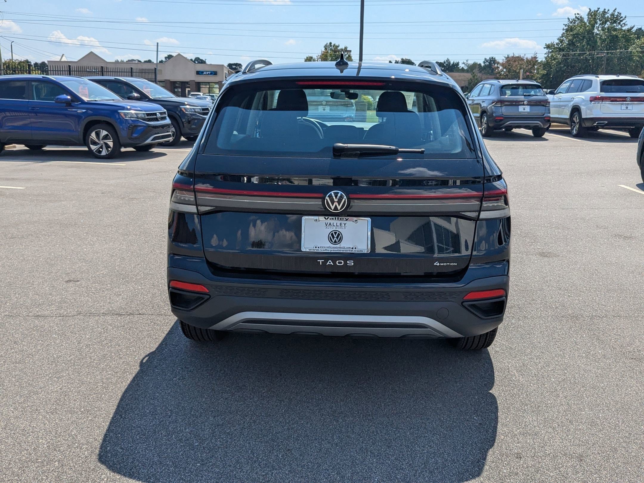 2025 Volkswagen Taos S photo 4